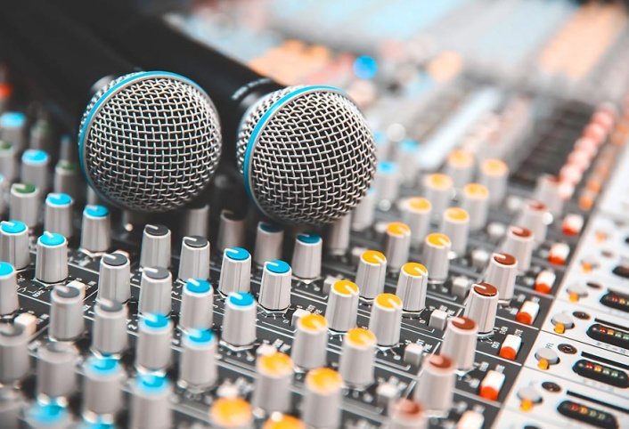 Can Your Concerts Be Crystal Clear? The Benefits of Professional Sound Equipment