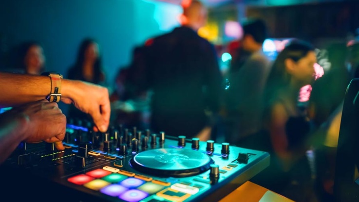 Picture Yourself as a Home DJ - Creating the Perfect Setup for Music Mixing